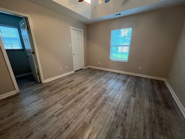 Building Photo - 9017 Whispering Pines Blvd