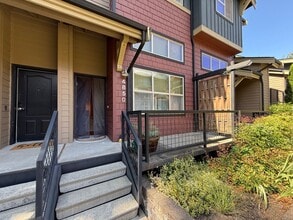 Building Photo - 4850 Deerfield Pl