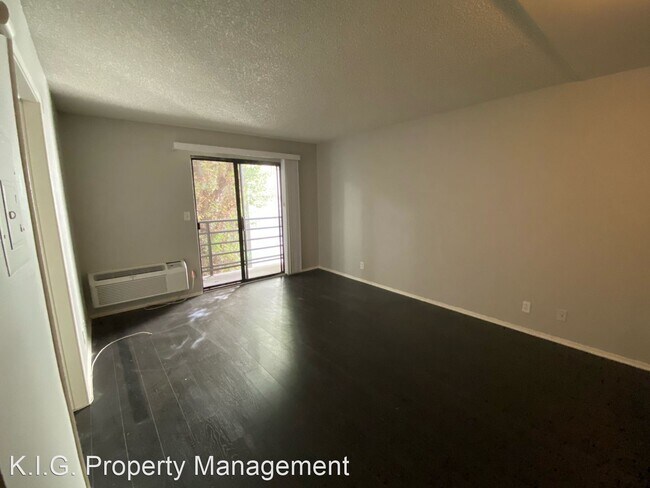 Foto del edificio - 1 br, 1 bath Apartment - 827 S. Wilton Pla...