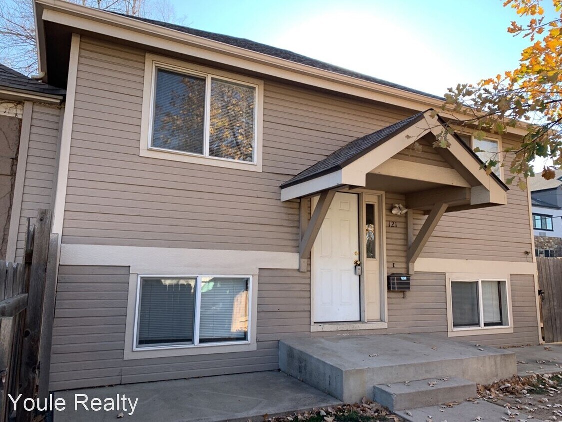 Primary Photo - 4 br, 2 bath House - 121 Edwards St