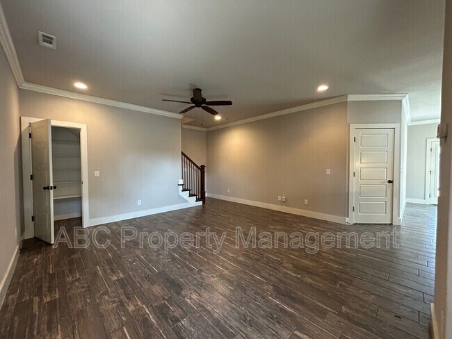 Foto del edificio - 3100 SW Warberry Ave