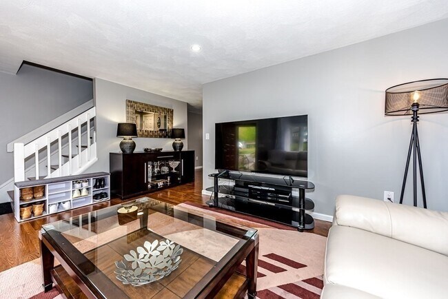 Building Photo - 23 Deer Path