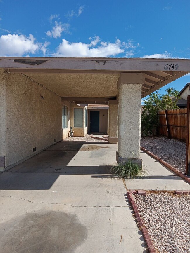 Foto del edificio - Welcome to this cozy 3-bedroom, 2-bathroom...