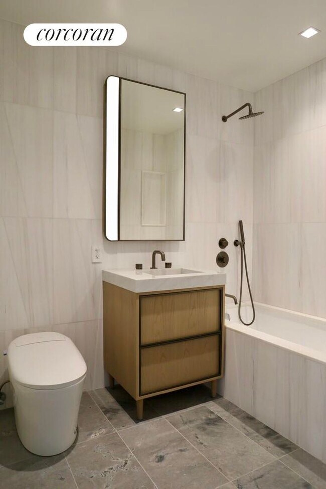 Foto del edificio - 250 E 25th St