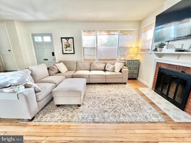 Building Photo - 503 Dorchester Ave