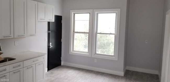 Building Photo - 3 br, 1 bath  - 179 21st St Apt 1