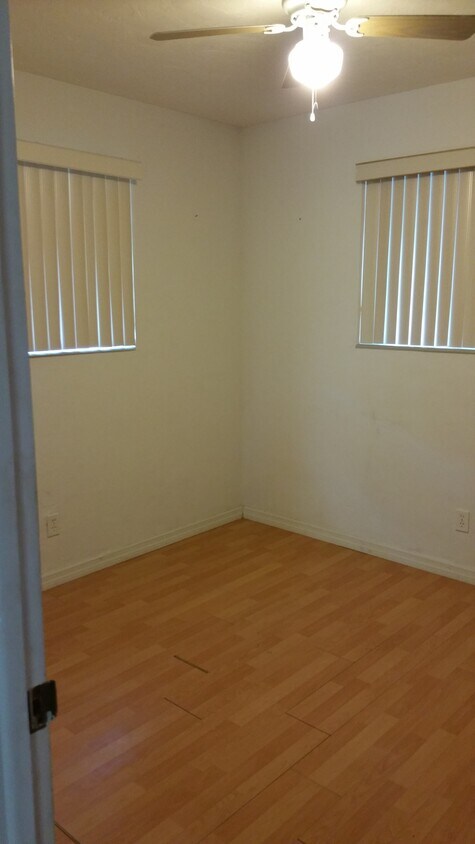 Foto del edificio - 4710 SW 43rd Ave