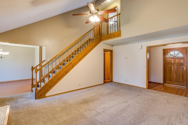 Building Photo - 9702 W Britton - Spacious 4-bedroom, 3-bat...