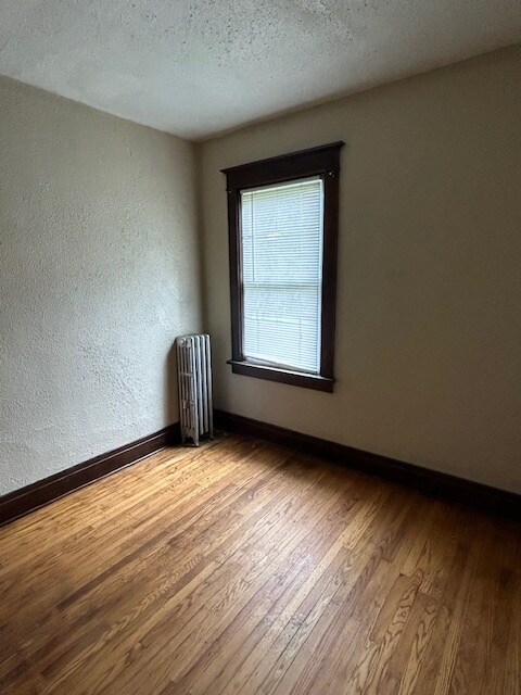 Foto del edificio - 300 Roesch Ave