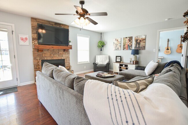 Foto del edificio - Pet Friendly Four Bedroom!