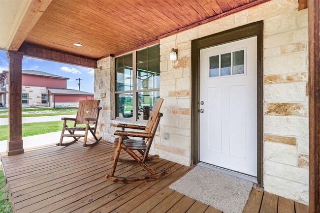 Building Photo - THE CLOISTERS OF LAKE TAWAKONI TOWNHOMES!