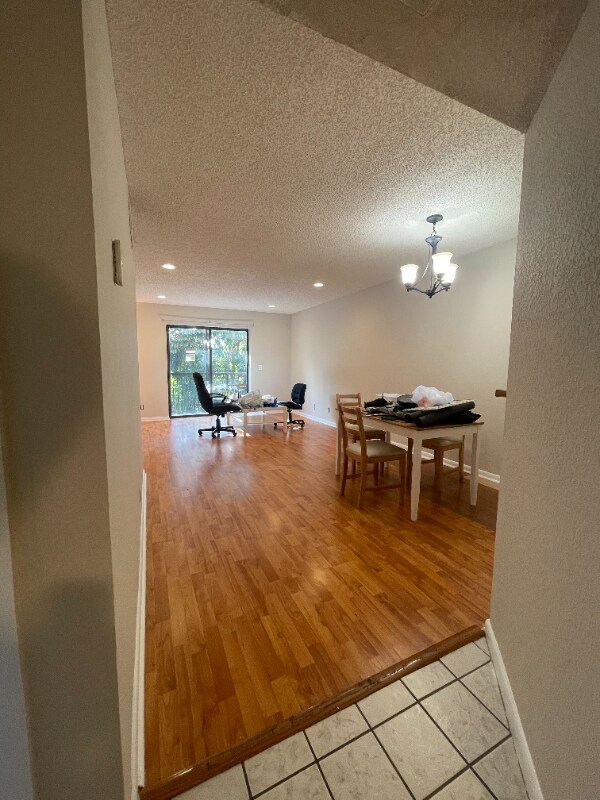 Foto del edificio - 21904 Lake Forest Cir