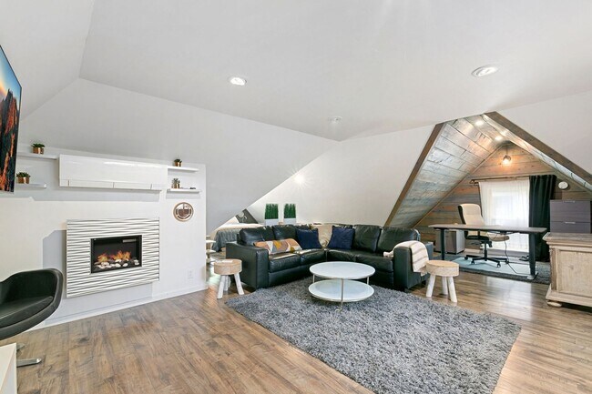 Foto del edificio - 424 W Oak St