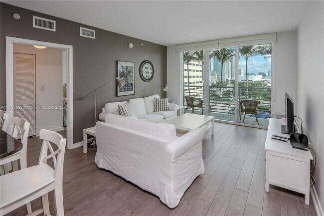 Building Photo - 325 S Biscayne Blvd