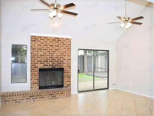 Building Photo - 204 Yorkshire Ct