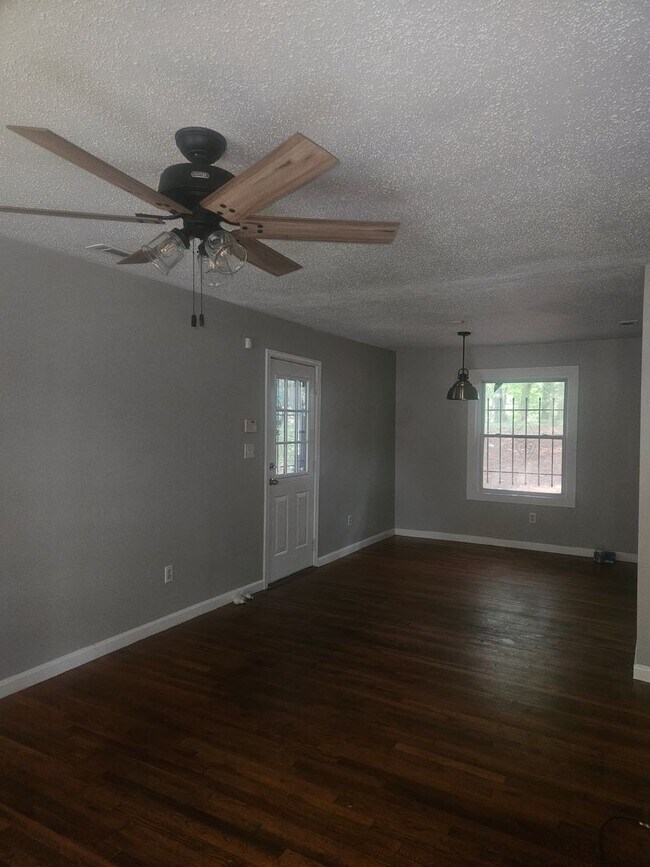 Foto del edificio - 3 Bedroom 1 bath home
