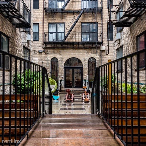 Building Photo - 1625 Putnam Ave