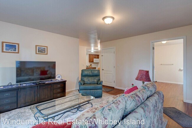 Building Photo - 295 W Rhodena Dr