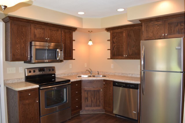 Building Photo - 2862 S Hill Ln