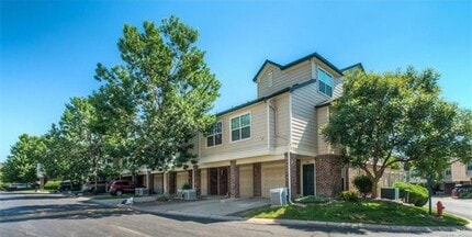 Building Photo - 1882 Mallard Dr