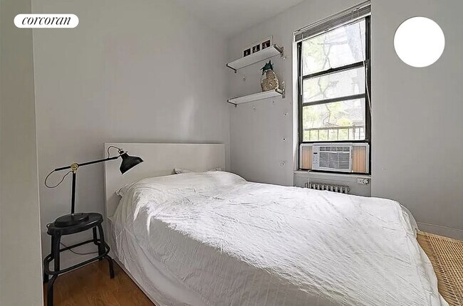 Foto del edificio - 430 E 11th St