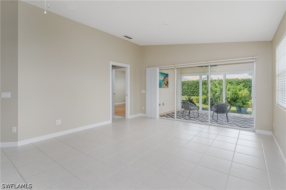 Building Photo - 4949 Kingston Way