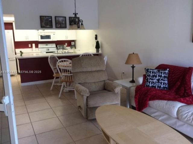 Foto del edificio - 653 Waterside Dr