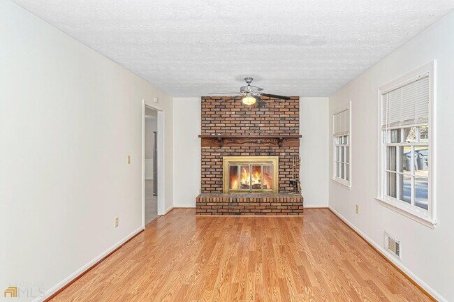 Building Photo - 4437 Casco Way NW