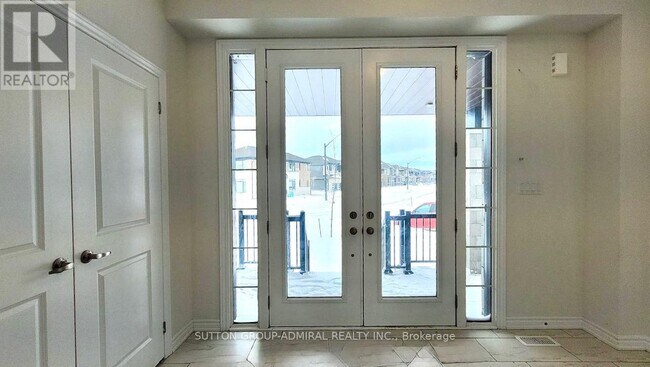 Building Photo - 7 Del Ray Cres