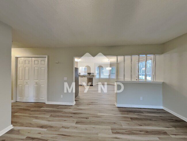 Building Photo - 1002 Meadowbrook Dr