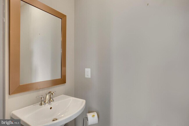 Foto del edificio - 23110 Lavallette Square
