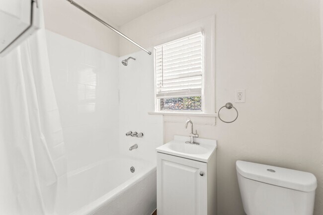 Foto del edificio - 314/316 W 50th St.