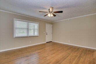 Building Photo - 3602 Kentwood Dr