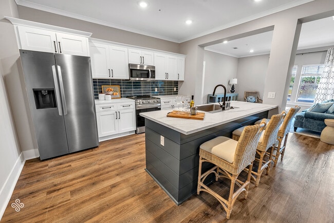 Building Photo - Pointe Villas Bergen Woods