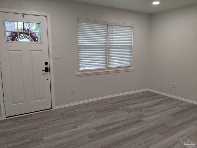 Foto del edificio - 9644 Hollowbrook Dr