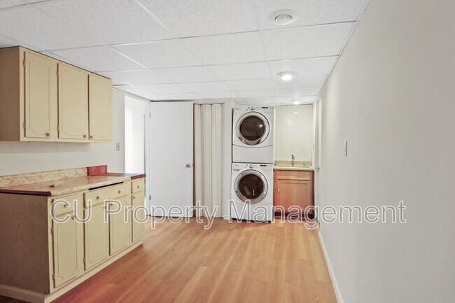 Foto del edificio - 2204 Broadmoor Dr