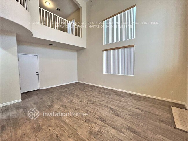 Foto del edificio - 7220 Golden Falcon St