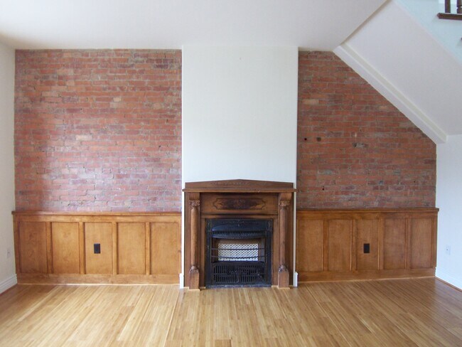 Living room - 208 N Franklin St