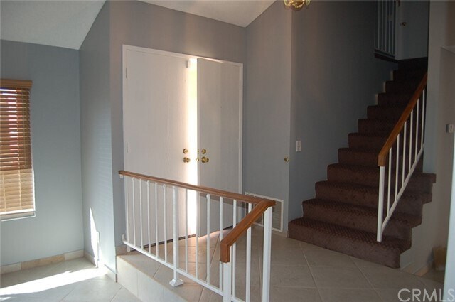 Building Photo - 17272 Lakeview Ct