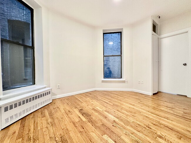 Building Photo - 953 Amsterdam Ave