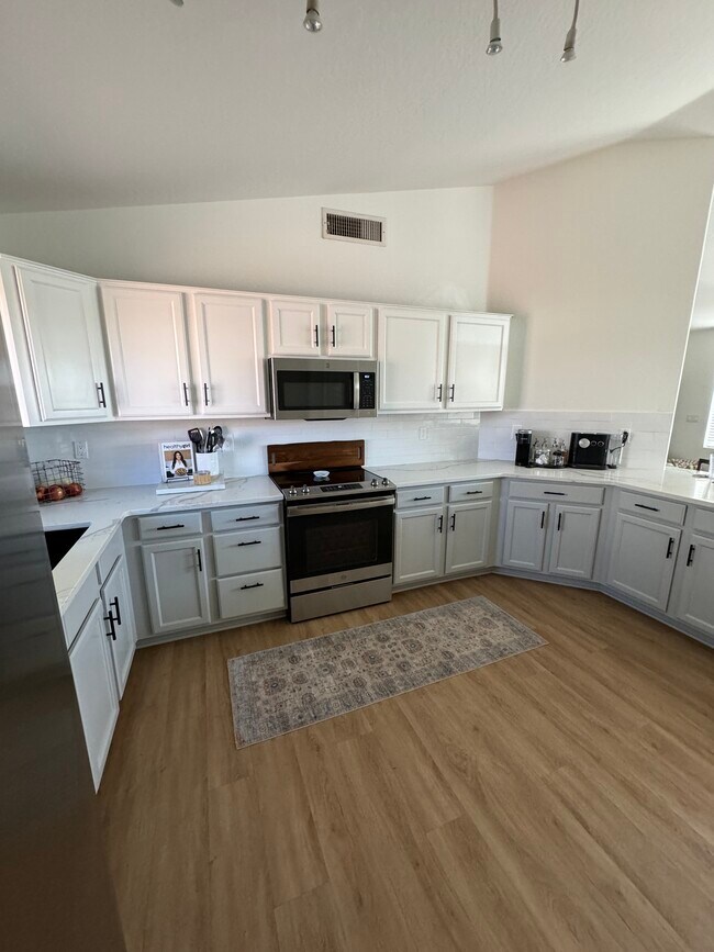 Foto del edificio - 16652 N 19th St