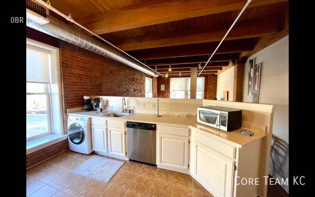 Foto del edificio - 706 Broadway Blvd