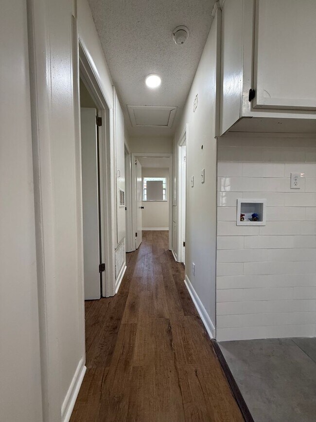 Foto del edificio - Now Available for Rent! Section 8 Welcome!