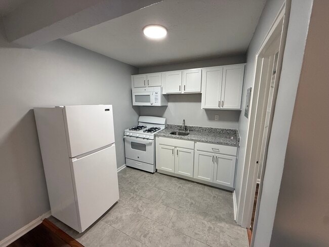 Kitchen - Old Louisville - 1219 S 6th St