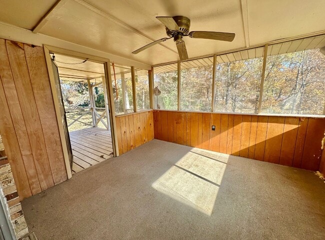 Foto del edificio - 2805 2nd Pl NW