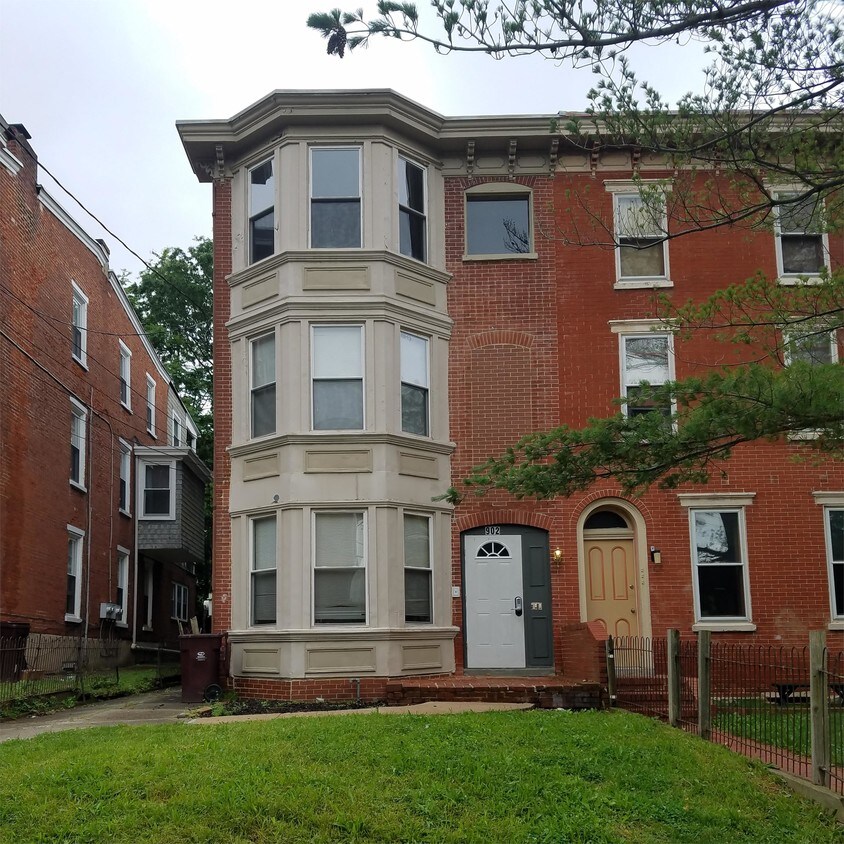 Primary Photo - 902 N Madison St