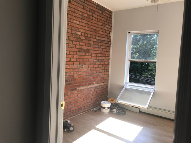 Building Photo - 649 Jersey Ave