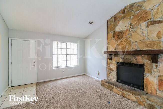 Foto del edificio - 6168 Creekford Dr