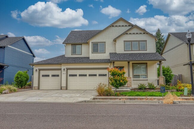 Building Photo - Spacious 4-Bedroom 3 Full Bathroom 2-Story...