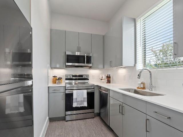 Foto del edificio - 579 Lloyd's Rd